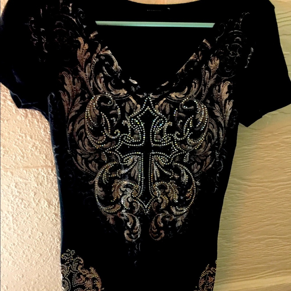 V-neck shirt